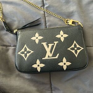 Louis Vuitton Pochette